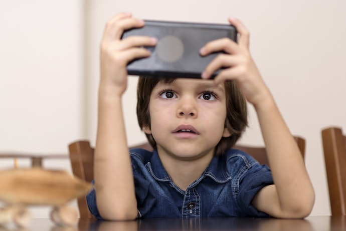 外出先でもプレイしたいなら携帯用ゲーム機対応を!