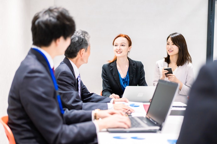 中級者以上はビジネス英語・生英語を扱うアプリもあり