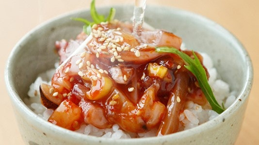 朝からしっかり食べたい人は朝食付きのホテルを選んで