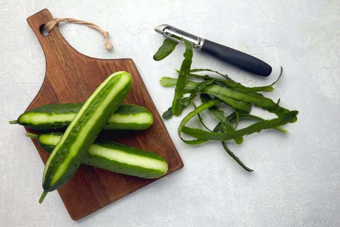 持ちにくい野菜に使うなら、I字型・縦型ピーラーがおすすめ