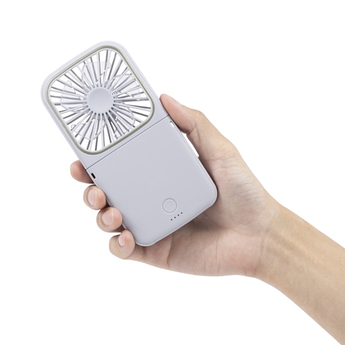 スマートハンディファン:卓上・首かけどちらでも使用できるものが欲しい人に
