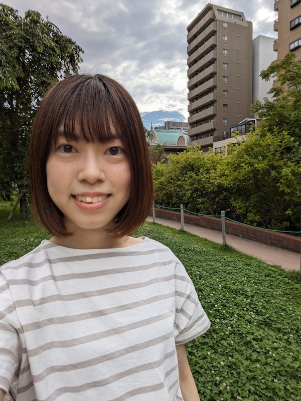 肌の色もナチュラルに再現できる。ポートレートでのボケ表現も良好