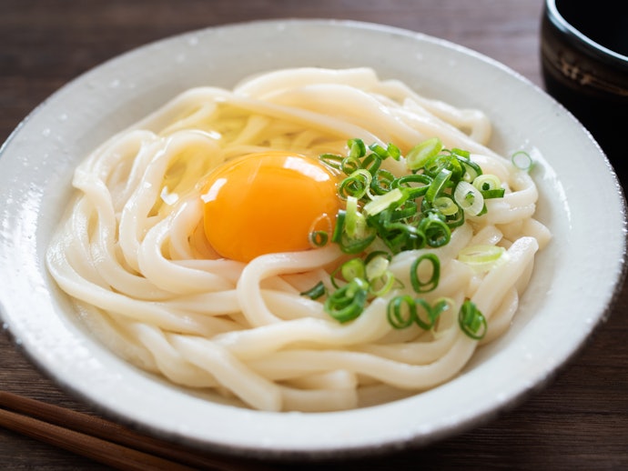 普通~太め:食べ応え十分で麺の味をしっかり感じられる