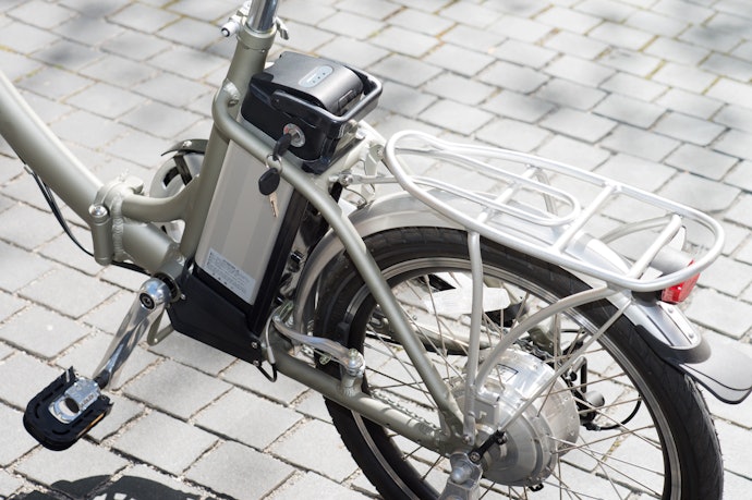 より軽い力でラクに自転車を漕ぎたいなら、電動アシスト自転車も候補に
