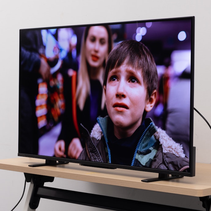 ながら見しやすい。テレビの正面に居なくても映像を楽しめる