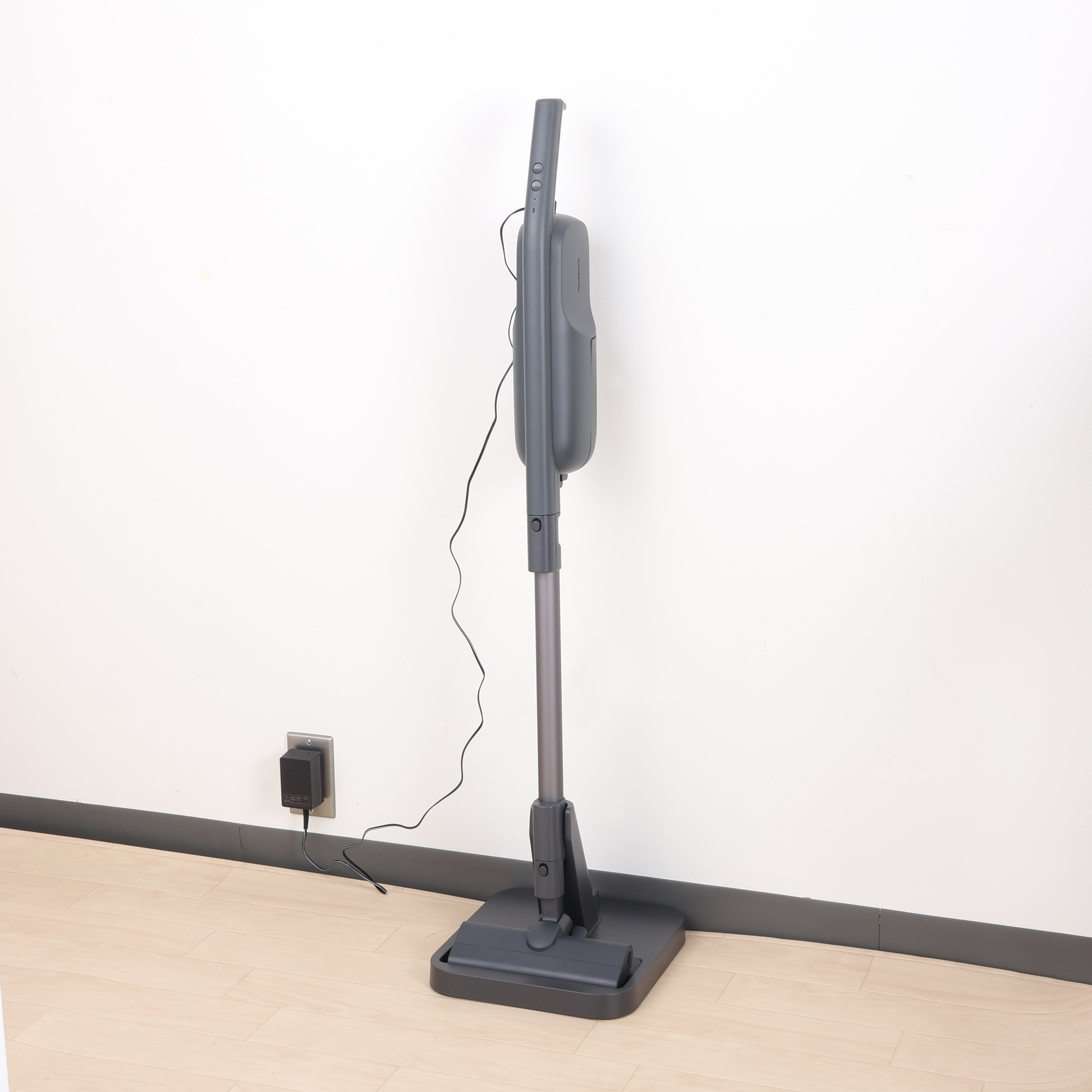 【在庫少】パナソニック 紙パック式コードレススティック掃除機 MC-PB61J Amazon.co.jp: パナソニック 紙パック式コードレススティック