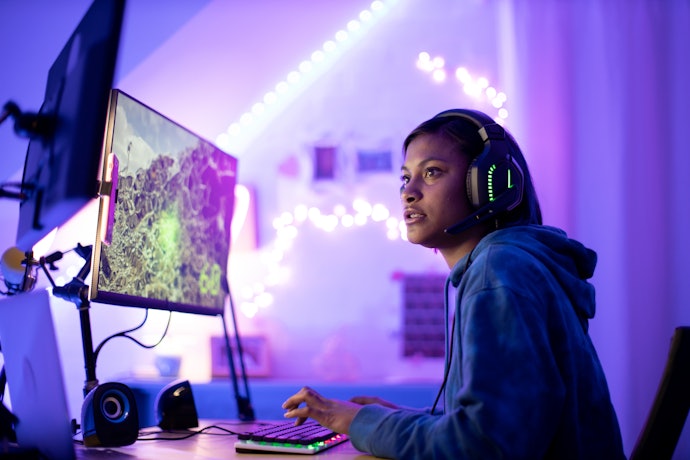 HDR機能:映像鑑賞やゲームプレイに活躍。明暗差のあるシーンも快適に