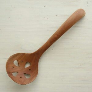 木製:カフェごはんのようにおしゃれに取り分けたいときに便利