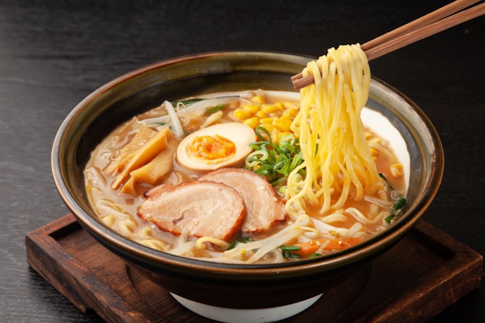 ラーメン:スープ・麺が多種多様。各地の味を食べ比べたい人に
