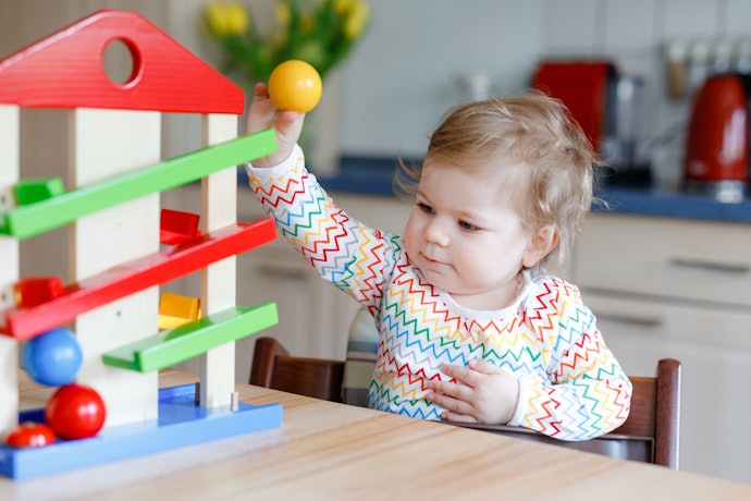1歳半までの子には、転がす・落とす・引っ張るおもちゃがおすすめ!