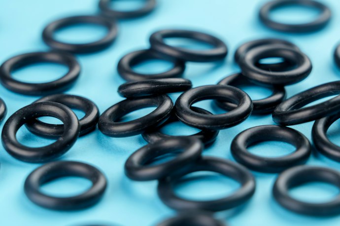 フッ素ゴムにはフッ素ゴム専用の「エポキシ系接着剤」が有効