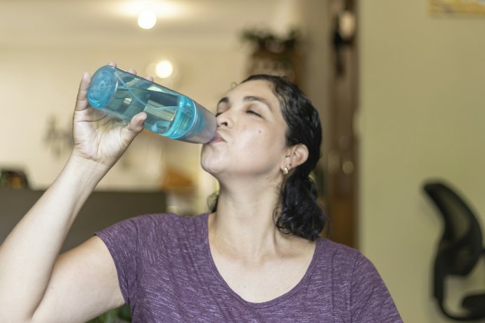 オプションは基本なくてOK。ホットヨガなら水素水を候補に