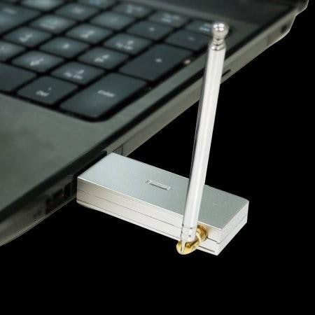 ノートPCで視聴する場合は外付けタイプを。小型なら持ち運びに便利