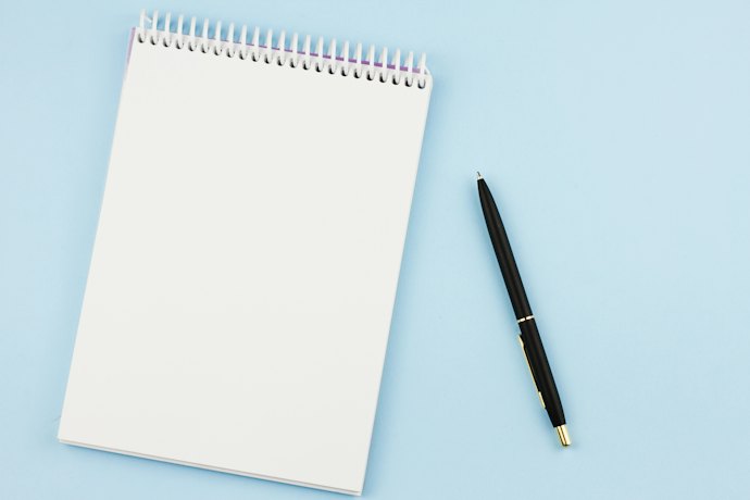 軽い力でサラッと書きたいなら「水性インク」