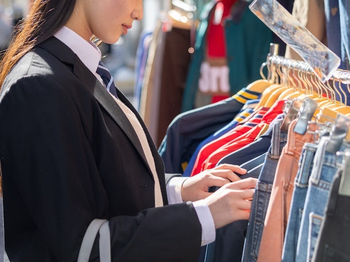 シーズンオフの洋服も高額に。売るタイミングを選びにくい