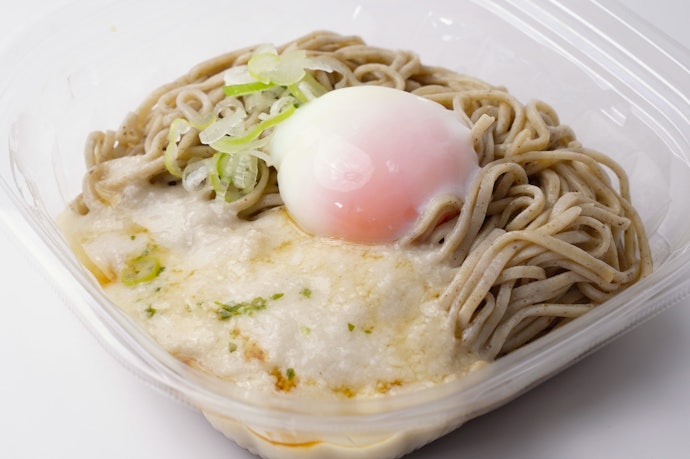見た目も味もシンプルなとろろそば