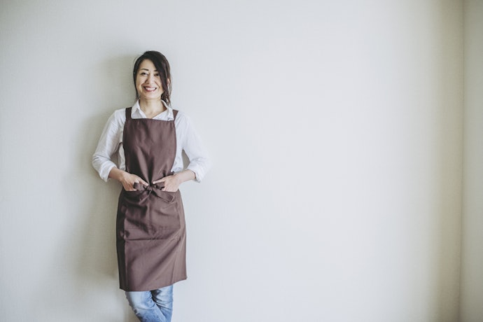 短めの膝丈:軽快で動きやすい。料理や掃除などの家事におすすめ