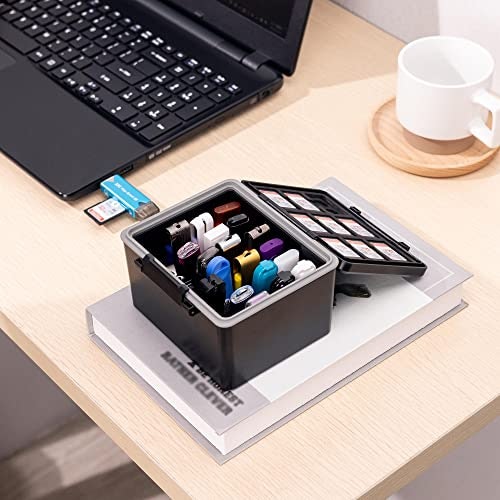 USBメモリなどの周辺アクセサリーも入れたいなら、汎用ケースが狙い目