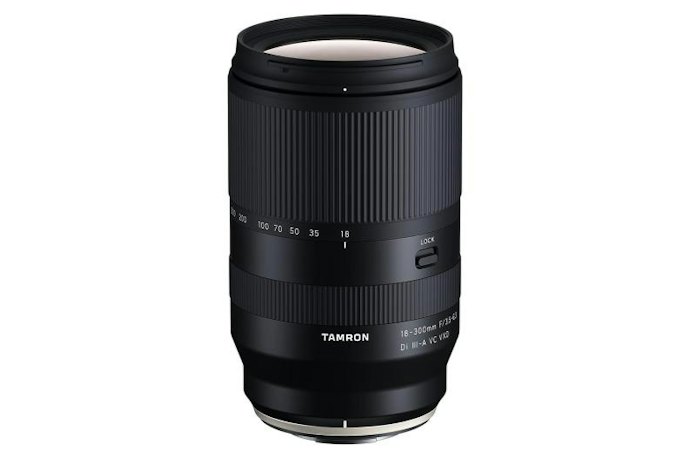 純正レンズにはない高倍率ズームを狙う人はTAMRON