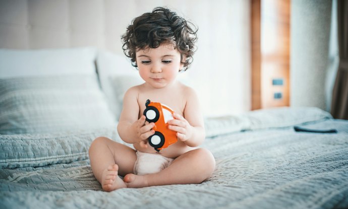 3歳未満の子どもには、4cm以上を目安に誤飲しないサイズを選ぼう