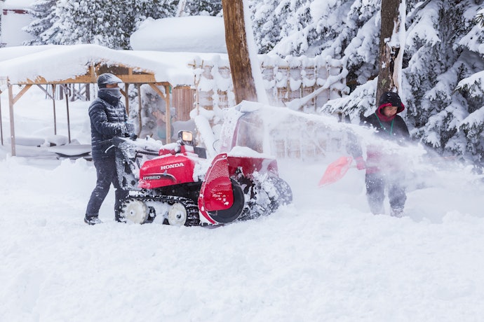 ラクに除雪できる自走式