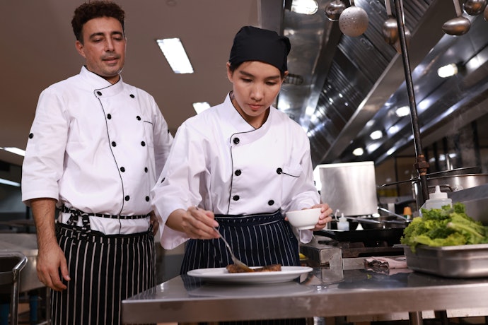 極めたい料理がある人は、特定ジャンルの上級者向け料理教室をチョイス