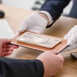 少量の切手を売るなら持ち込みできる店頭買取がおすすめ