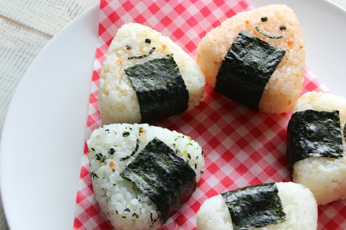 子どものお弁当用にはキャラクターアートが施されたのりを