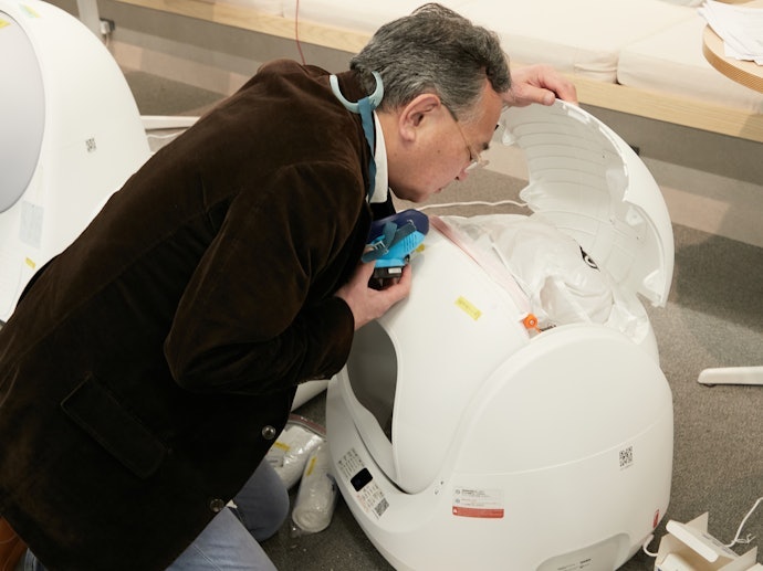 ダストボックス内の排泄物がむき出しになるので、開けたときのにおいを強く感じる
