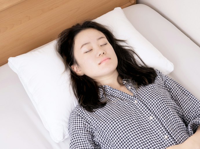 幅は頭3つ分、60cm前後が目安
