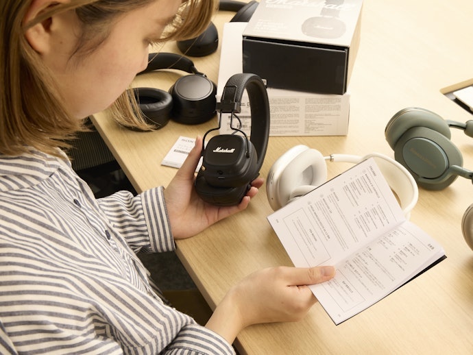 マルチペアリングで2台同時に接続可能。ノイキャン・外音取り込みの主流機能はついていない