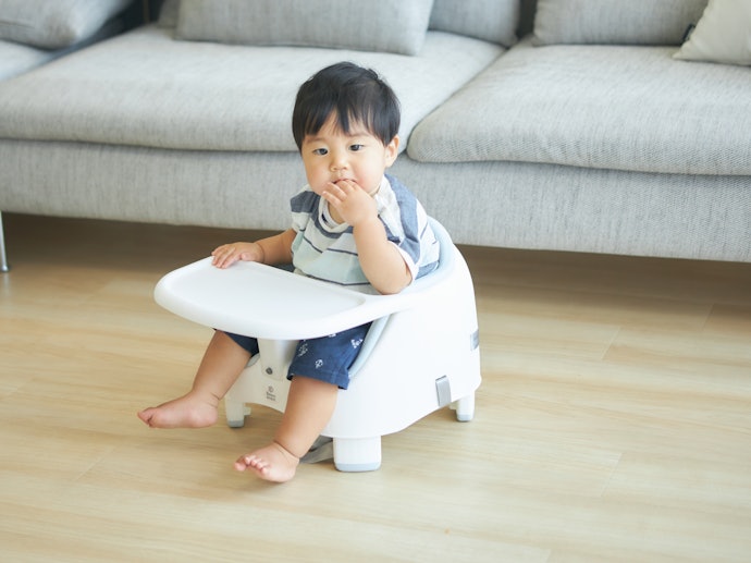 食事とあそびの兼用に最適!多機能なブースターシート