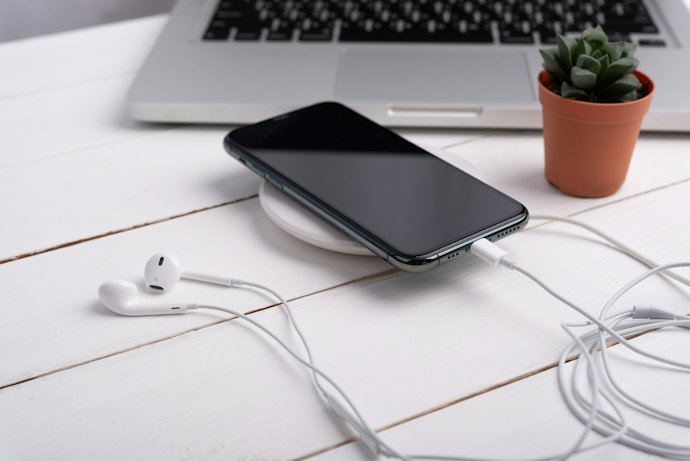 すきま時間で学習したい人は、スマホ・タブレット対応のものがうってつけ
