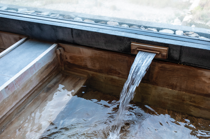 プライベート空間で入浴したいなら客室露天風呂や貸切風呂に着目