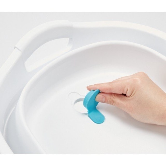 水抜き栓&毛をキャッチするトレー付きなら片付けも簡単!