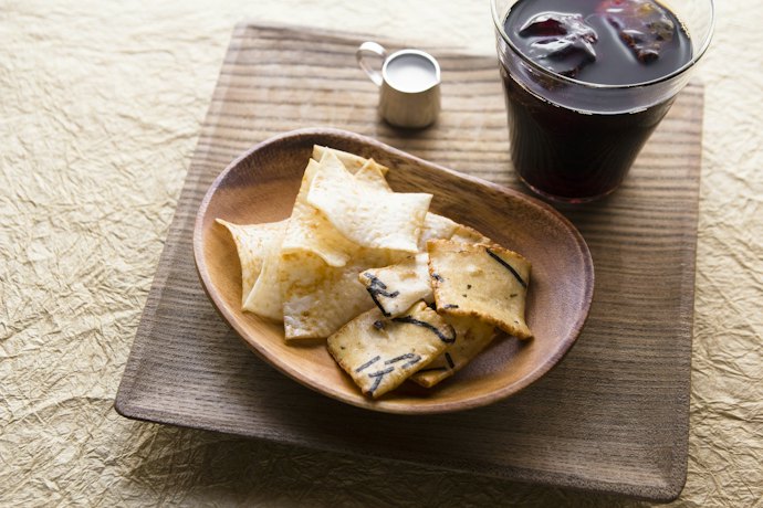 「おつまみスナック」で一緒にお酒を飲んで
