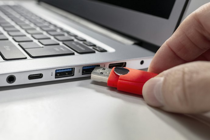 給電方法をチェック。使用環境に適したモデルか確認しよう