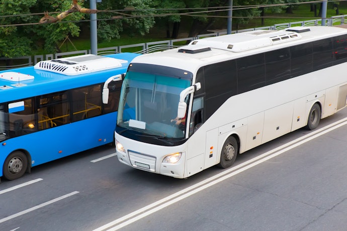 西口:長距離バス乗り場があり高速バス利用者にぴったり。ビジネスにも