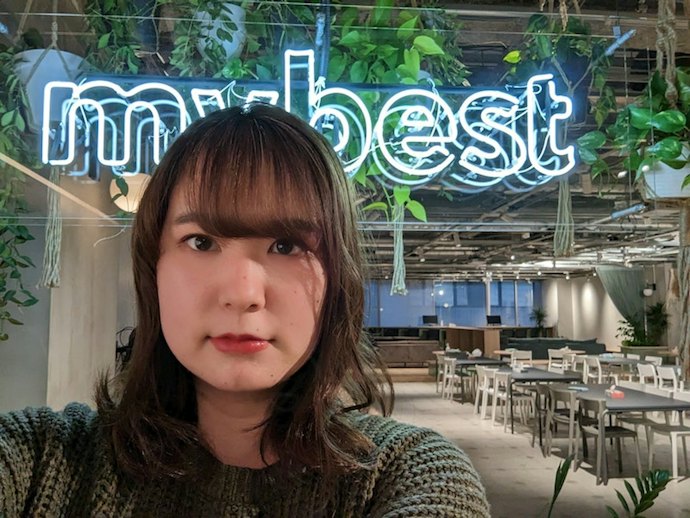 自然な発色で、肌や髪を美しく表現。逆光の影響もほとんどない