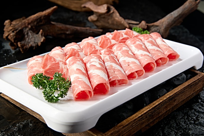 ヘルシー志向であればラム肉に注目。専用タレ付きの商品も豊富!