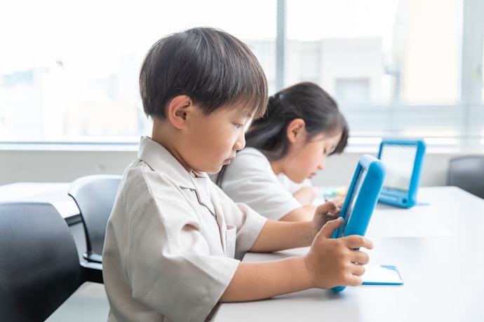 手頃さを重視している人や子供向けの端末を探している人は、Fire OS搭載タブレットに注目しよう