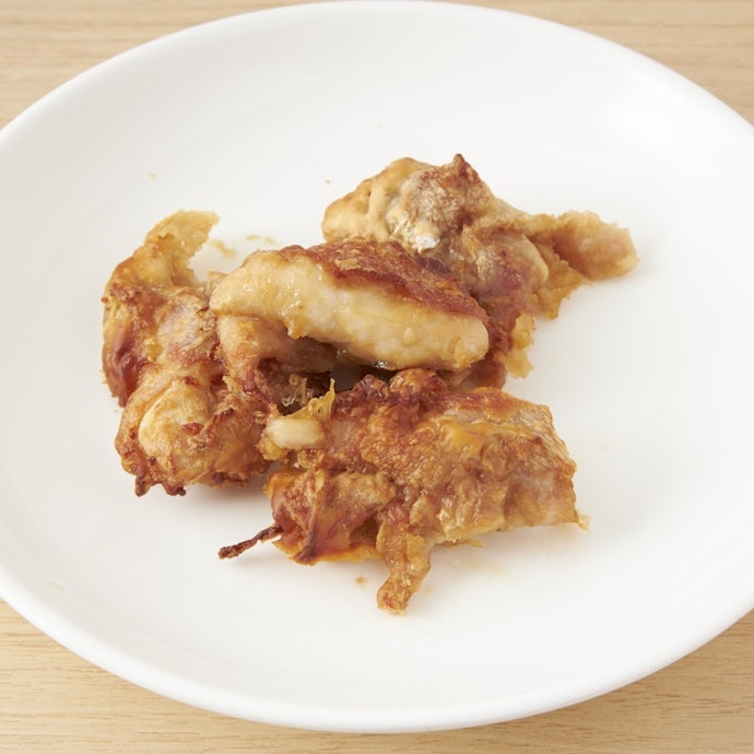 唐揚げは、肉汁があふれ出るほどのジューシーさが好評