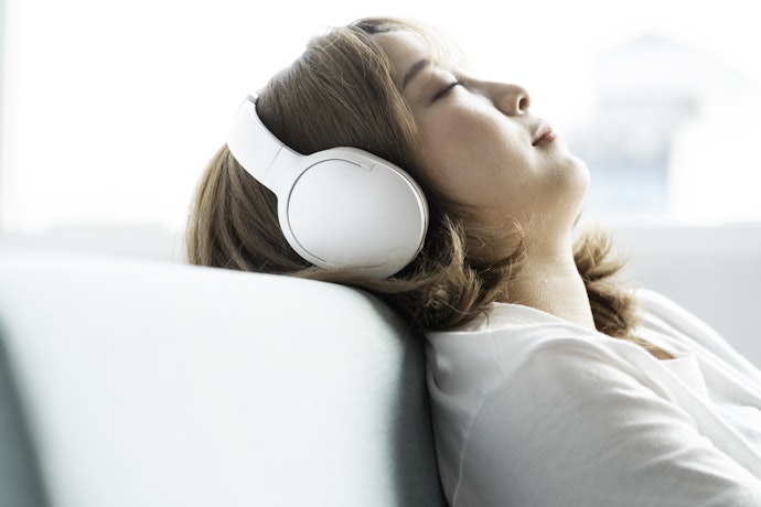 どんな音源でも臨場感を味わいたい人は、アップミックスに対応したものもあり