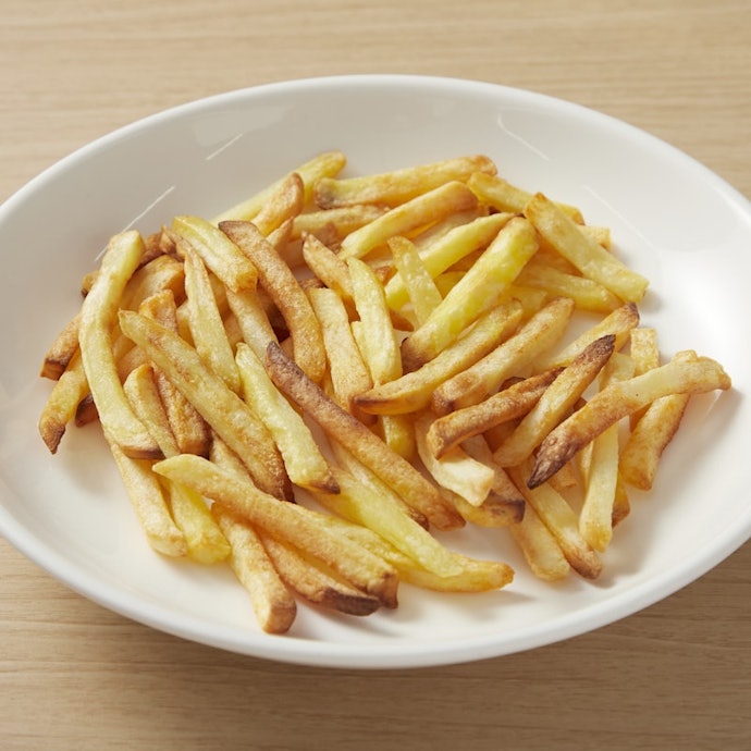 冷凍ポテトは外側がやや硬めだが、油のべちゃっと感がなく仕上がりはよい