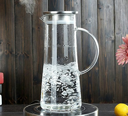 麦茶や緑茶の冷蔵庫保管用には、1L以上のピッチャー型が使いやすい