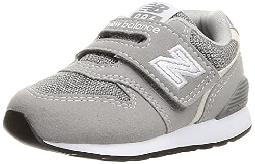 スタンダードなデザインが欲しいなら、NBキッズでも定番の996