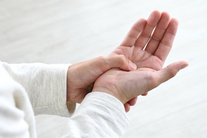 手汗が多い人は、塩化アルミニウムを配合したものがおすすめ