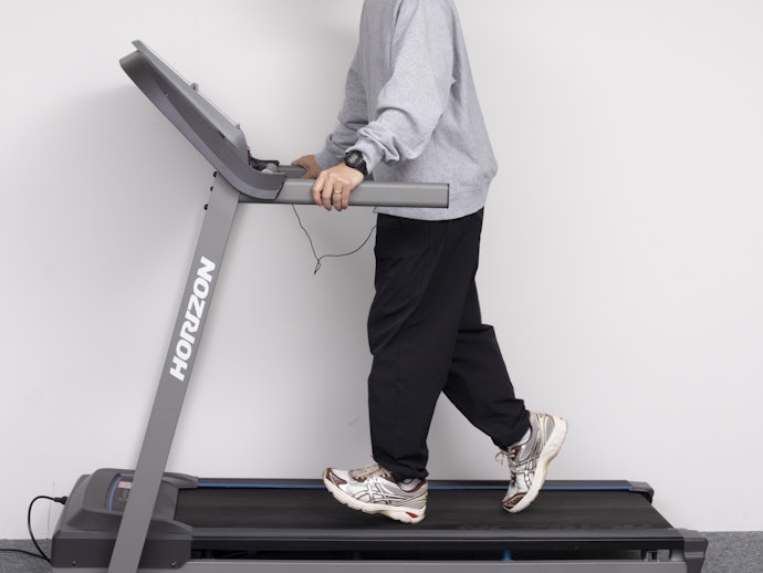 耳への圧迫感はほぼなく、ランニング中もずれにくい!負担なく使い続けられる