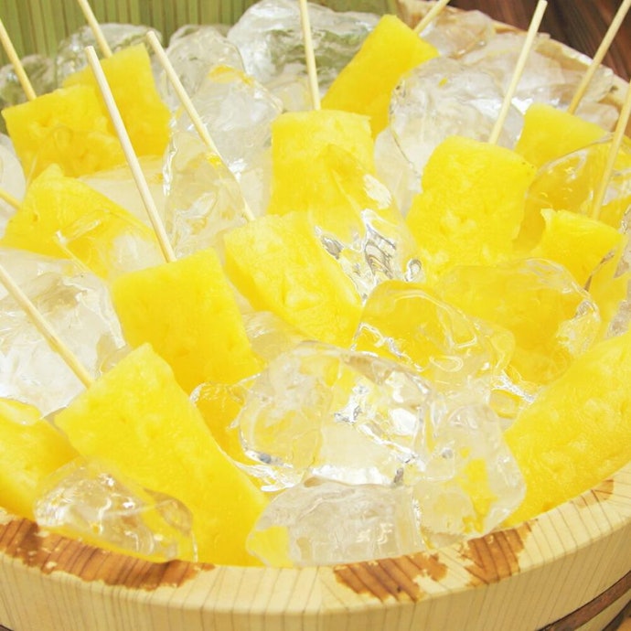 パーティーやイベントに使うなら大容量。縦割りパインの特大缶にも注目!