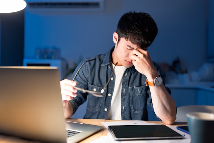 目を酷使しがちなら、目の疲れを緩和するビタミンB6・B12やタウリンがおすすめ